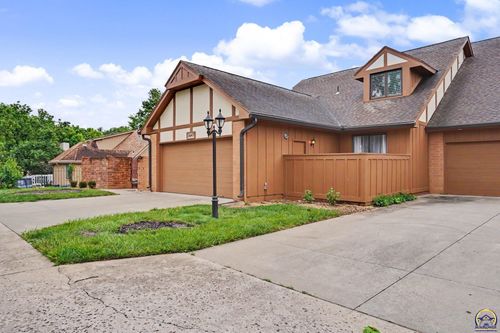 5647 Sw Hawick Ln, Topeka, KS, 66614-4183 | Card Image