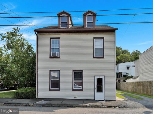 68 Lang St, PORT CARBON, PA, 17965-1810 | Card Image