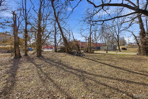 XXX 1st St, Trenton, IL, 62293 | Card Image