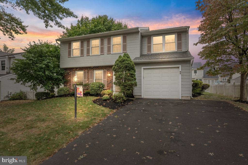 Judson Dr, Bensalem, PA 19020