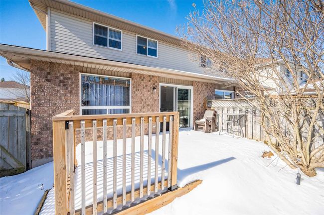 9 Crawford Cres, House attached with 3 bedrooms, 2 bathrooms and 3 parking in Cambridge ON | Image 32