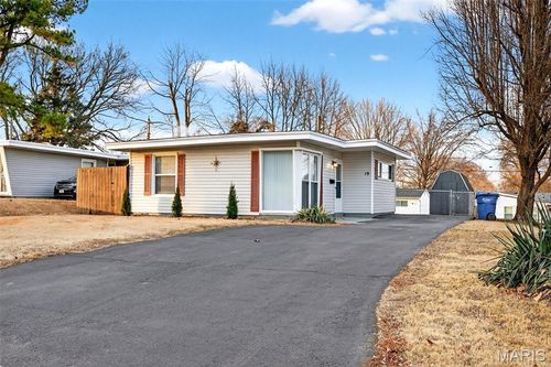 19 Marquette Dr, Florissant, MO, 63031-3847 | Card Image