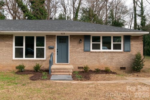 533 Blendwood Dr, Charlotte, NC, 28215-2064 | Card Image