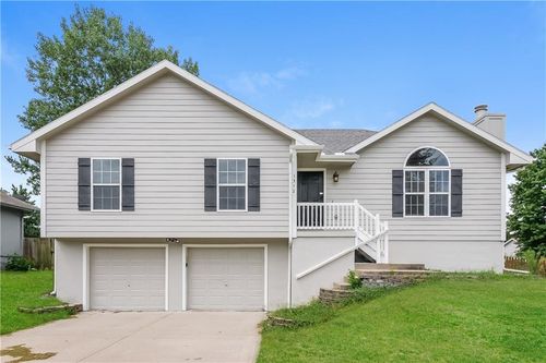 1312 Stonecrest Dr, Kearney, MO, 64060-7938 | Card Image