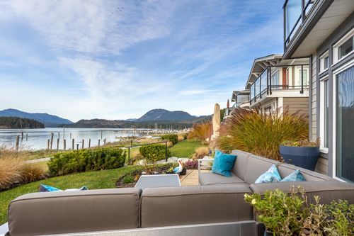 5937 Beachgate Lane, Sechelt, BC, V7Z0S3 | Card Image