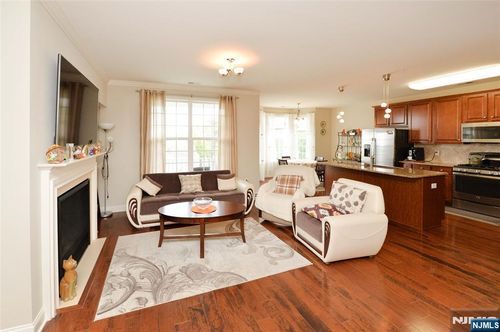 3 Pebble Rd, Little Falls, NJ, 07424-4280 | Card Image