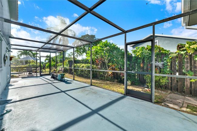 9381 Nw 41 St Pl, House other with 4 bedrooms, 3 bathrooms and null parking in Sunrise FL | Image 27