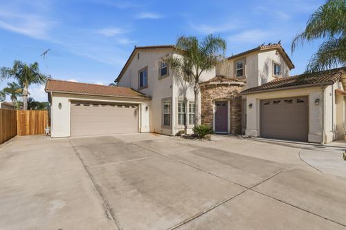 1406 Lily Ave, Sanger, CA, 93657-8733 | Card Image