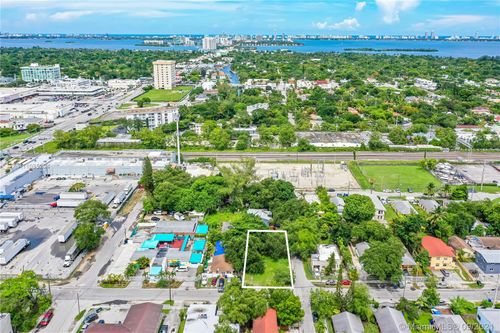 7701 Ne 3rd Ct, Miami, FL, 33138-4806 | Card Image