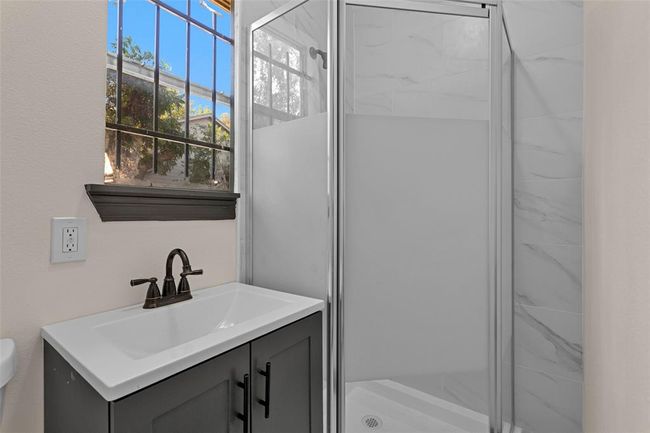 3346 Reeves St, House other with 3 bedrooms, 2 bathrooms and 1 parking in Houston TX | Image 32