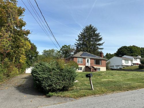38 Elmwood Dr, Brewster, NY, 10509-3802 | Card Image