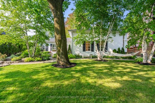 171 Old Forest Hill Rd, Toronto, ON, M6C2G7 | Card Image