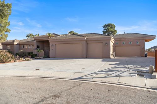 720 Meadow Ln, Washington, UT, 84780-8136 | Card Image