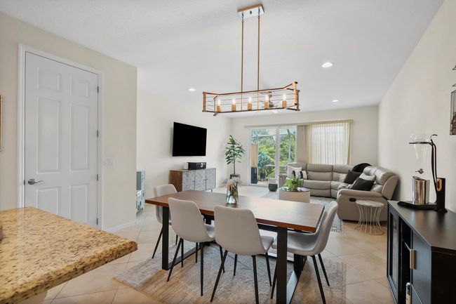 524 Sw Glen Crest Way, Condo with 3 bedrooms, 3 bathrooms and null parking in Stuart FL | Image 4