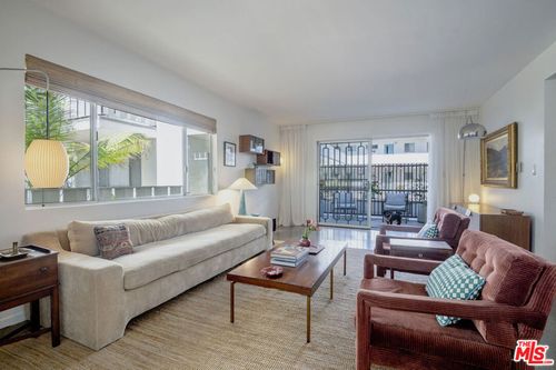 2-4343 Finley Ave, Los Angeles, CA, 90027-2843 | Card Image
