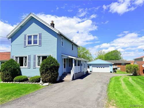 240 Hillside Ave, Orchard Park, NY, 14127-1018 | Card Image