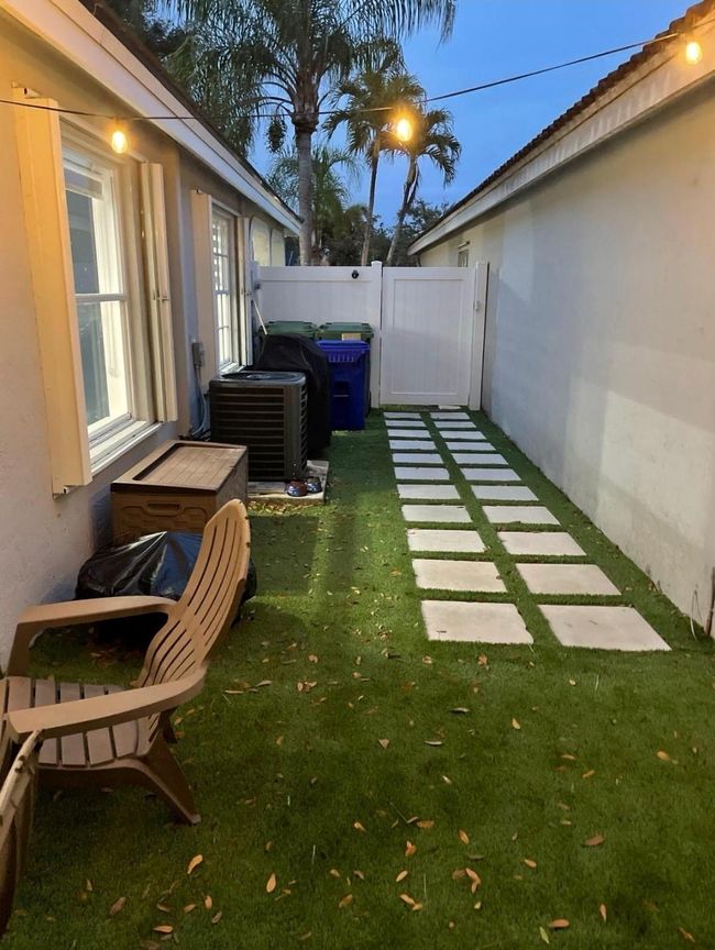 18316 Nw 6 Th St, House other with 3 bedrooms, 2 bathrooms and null parking in Pembroke Pines FL | Image 19