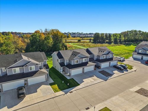 255 Amberwood Dr, Pleasant Hill, IA, 50327-3302 | Card Image