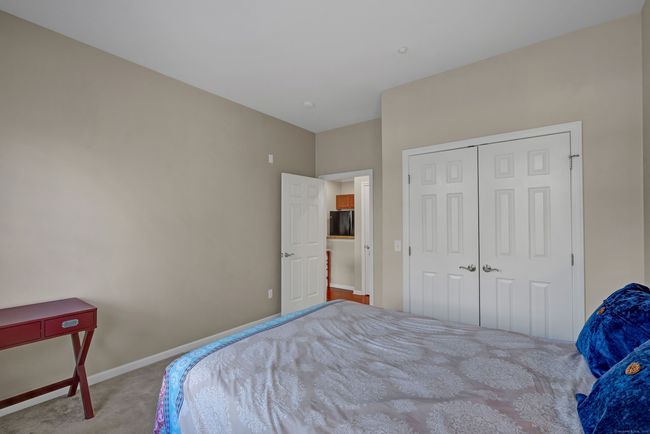 UNIT-211 - 1 King Philip Dr, Condo with 2 bedrooms, 2 bathrooms and null parking in West Hartford CT | Image 20