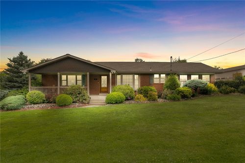 221 Moody Rd, Imperial, PA, 15126-2209 | Card Image