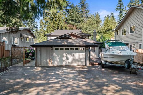 667 Lakeshore Dr, Coquitlam, BC, V3J5E5 | Card Image
