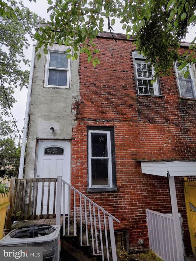804 N Front St, Townhouse with 3 bedrooms, 2 bathrooms and null parking in CAMDEN NJ | Image 8