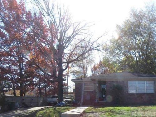 6101 Ridgecrest Dr, Little Rock, AR, 72205-2922 | Card Image