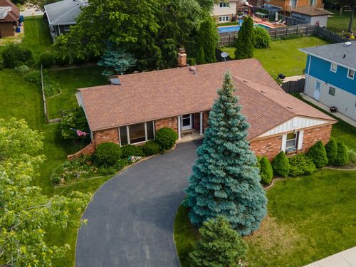 9108 Windsor Dr, Palos Hills, IL, 60465-1393 | Card Image