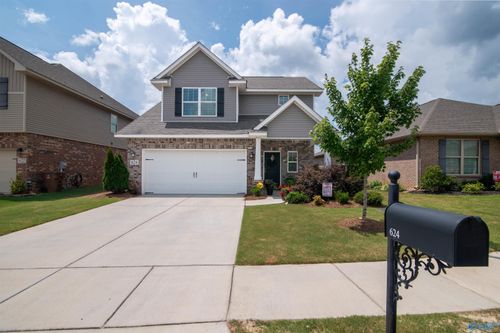 624 Magnolia Place Ln Sw, Hartselle, AL, 35640-3878 | Card Image