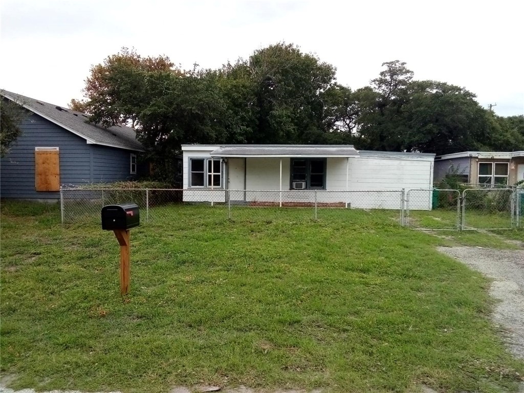 12th St, Aransas Pass, TX 78336