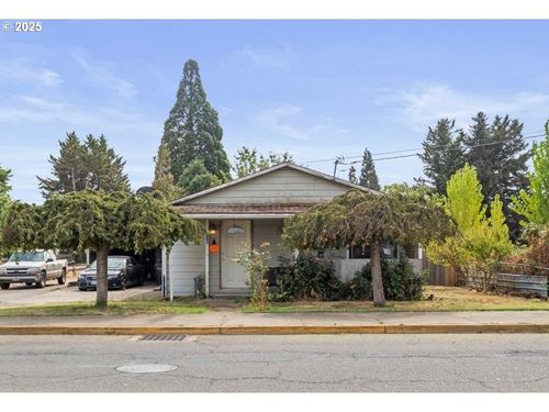 215 Polk St, Independence, OR, 97351-2130 | Card Image