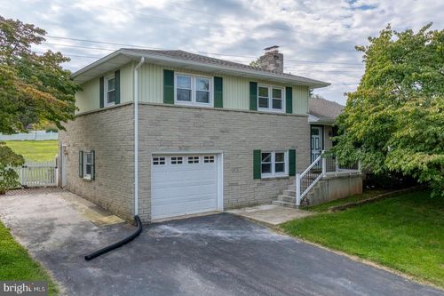 2460 Wyndhurst Ct, YORK, PA, 17408-4349 | Card Image