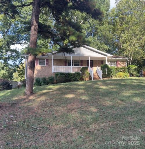 671 Sedgefield St Sw, Concord, NC, 28025-5653 | Card Image