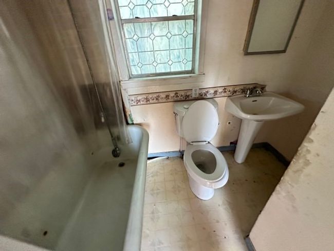 202 Mill St, House other with 4 bedrooms, 2 bathrooms and null parking in Valley View TX | Image 20