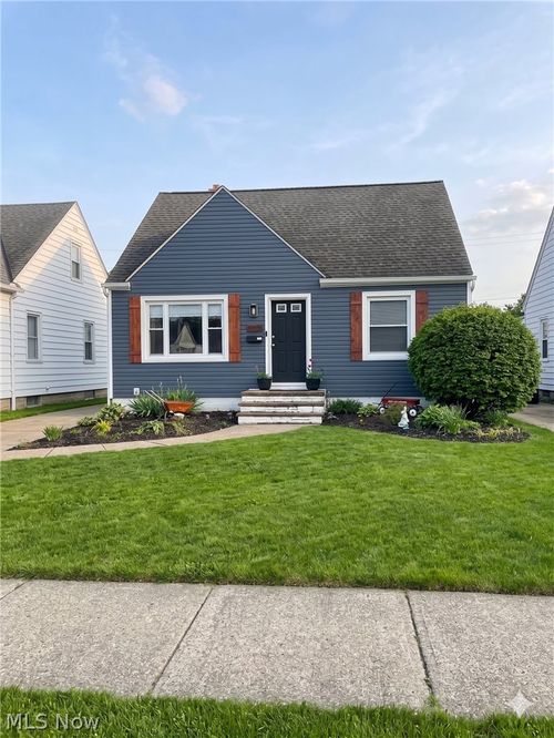 6711 Farnsworth Dr, Parma, OH, 44129-4512 | Card Image