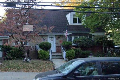 2-203-06 53rd Ave, Oakland Gardens, NY, 11364-1033 | Card Image