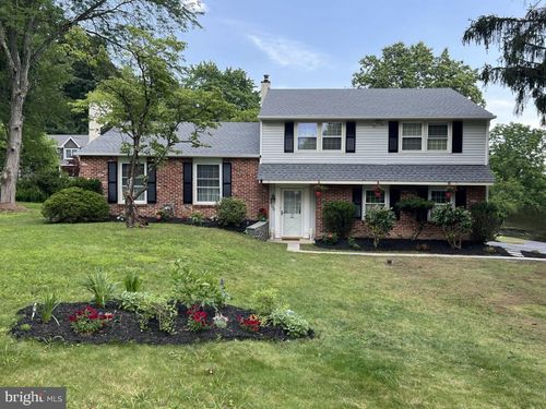 405 Edgewood Dr, EXTON, PA, 19341-2014 | Card Image