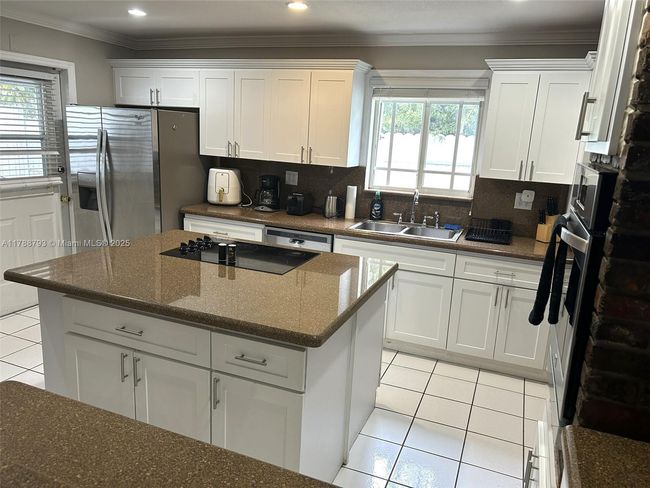 460 Nw 88 Th Ter, House other with 4 bedrooms, 2 bathrooms and null parking in El Portal FL | Image 7