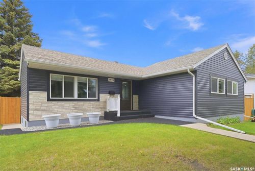 1924 Dufferin Ave, Saskatoon, SK, S7J1B7 | Card Image
