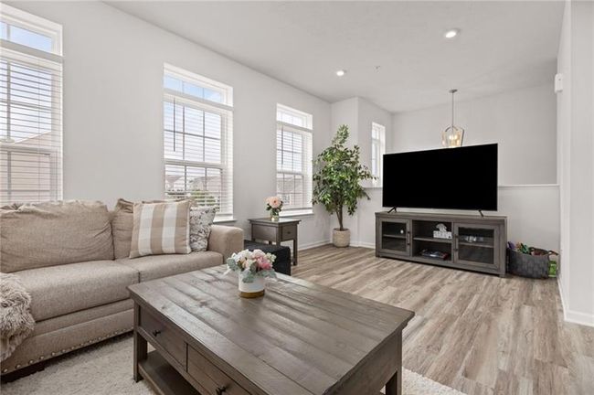 2155 Shawnee Dr, Townhouse with 3 bedrooms, 3 bathrooms and 2 parking in Washington PA | Image 11