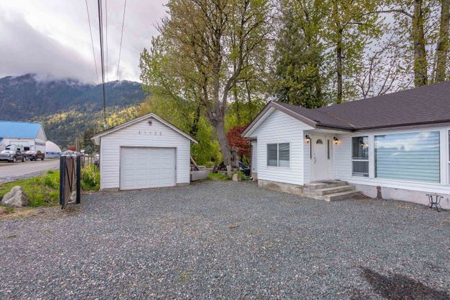 41023 Yale Road, House other with 2 bedrooms, 1 bathrooms and 10 parking in Chilliwack BC | Image 31