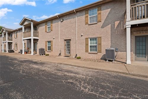 114 Colonial Dr, New Albany, IN, 47150 | Card Image