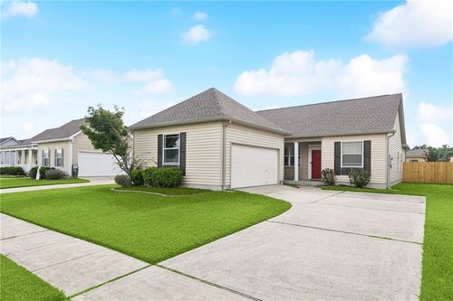 5233 Savannah Ln, Marrero, LA, 70072-8626 | Card Image