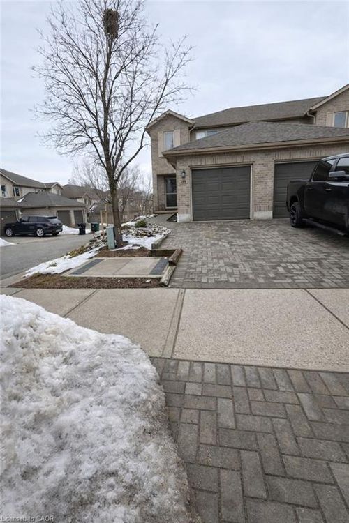 268 Blackhorne Dr, Kitchener, ON, N2E1Z4 | Card Image