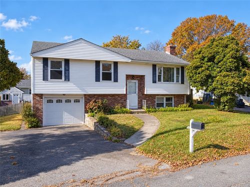 12 Timberwolf Drive, Cumberland, RI, 02864 | Card Image