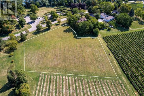 15936 Niagara Pky, Niagara on the Lake, ON, L0S | Card Image
