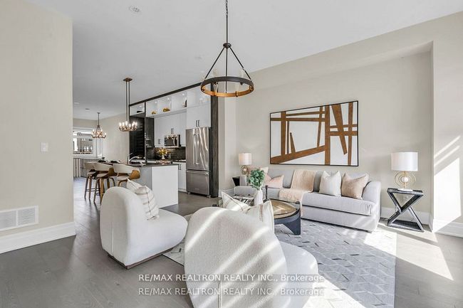 178 Golden Trail, House attached with 5 bedrooms, 4 bathrooms and 1 parking in Vaughan ON | Image 12