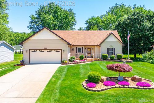 7373 Ponderosa Dr, Swartz Creek, MI, 48473-9453 | Card Image