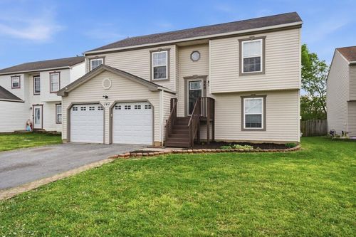 343 Oak Village Dr, Columbus, OH, 43207-6047 | Card Image