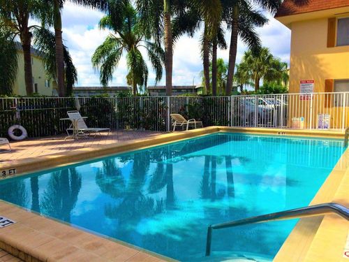 apt-206-515 S Sequoia Dr, West Palm Beach, FL, 33409-3668 | Card Image